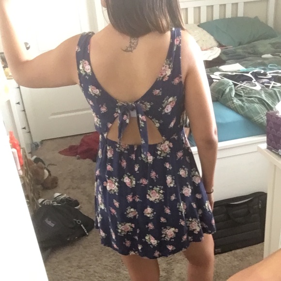 Floral Tie Back Dress - Picture 2 of 8